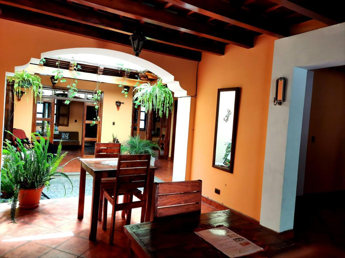 Hotel Casa Sofia Антигуа-Гватемала Экстерьер фото