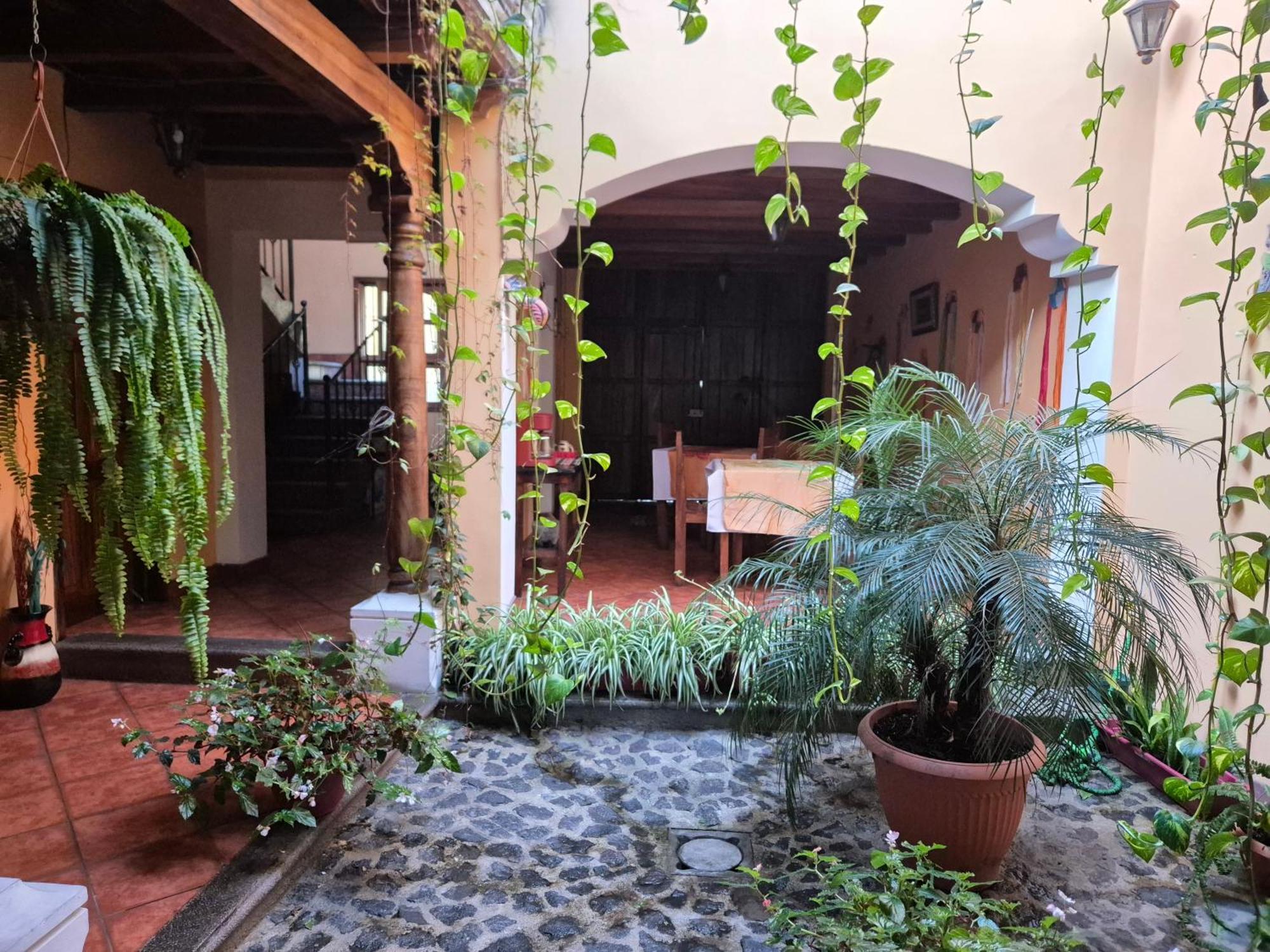 Hotel Casa Sofia Антигуа-Гватемала Экстерьер фото